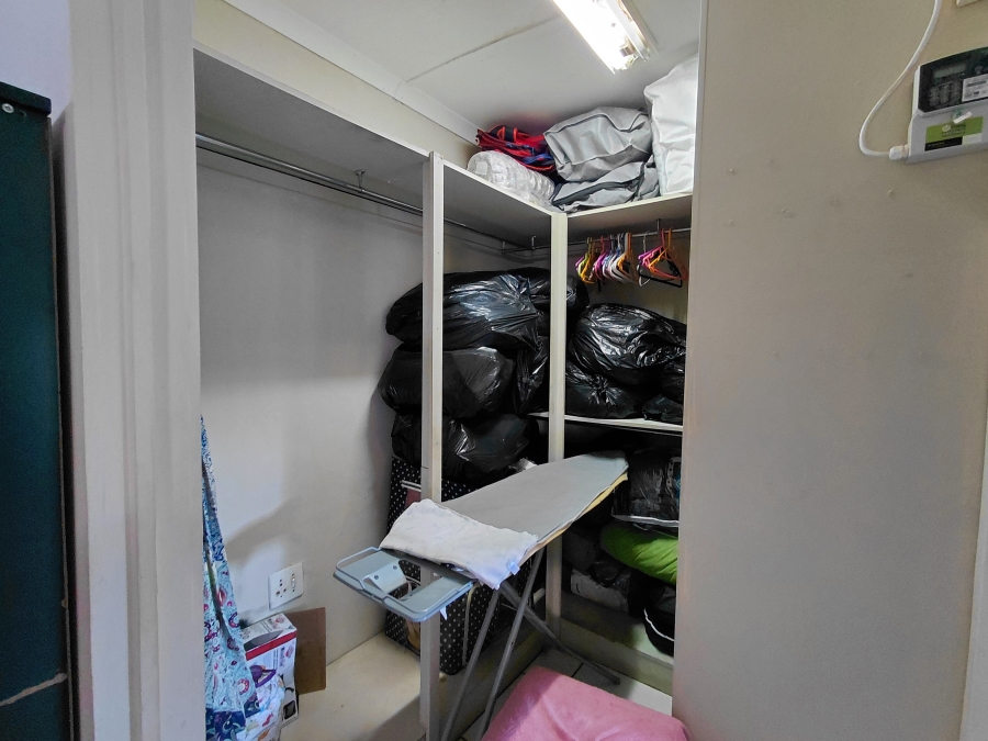 To Let 2 Bedroom Property for Rent in Flamwood North West